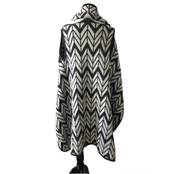 Milano Long Waterfall Wrap Sleeveless Cardigan Chevron Gray White Size Small-NEW - Picture 3 of 5